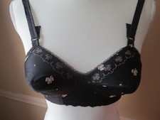 Vintage bullet bra by Kayser Wispese black with shamrocks size 32A