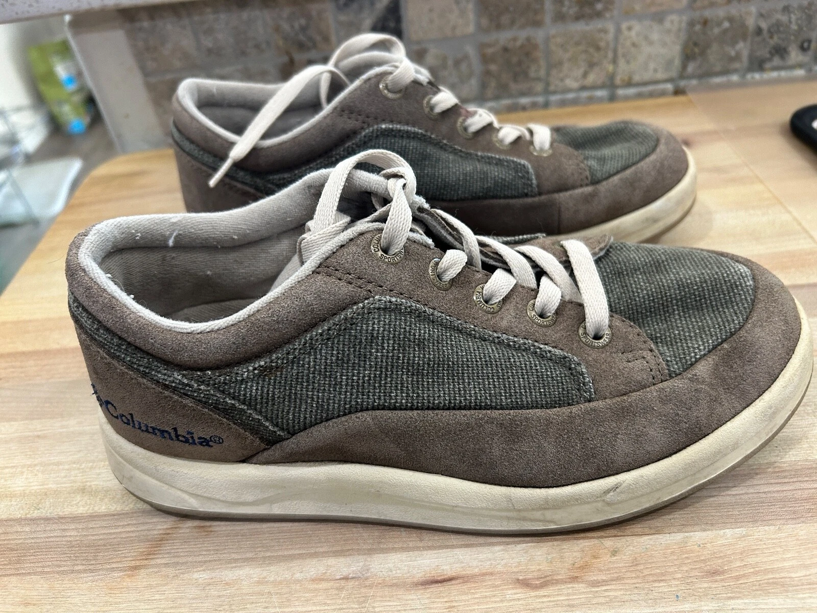 Columbia Sportswear Four Fish Too Mens 8.5M Shoes BM 2031-223 Walking Deck Hi
Opens in a new window