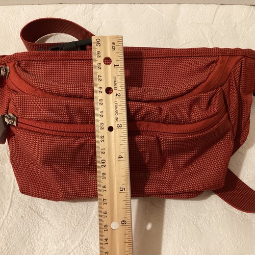 Fashion Belt Bag Fanny Pack MANDARINA DUCK MD20 Woman’s Red Zipper Compartments - Picture 9 of 10