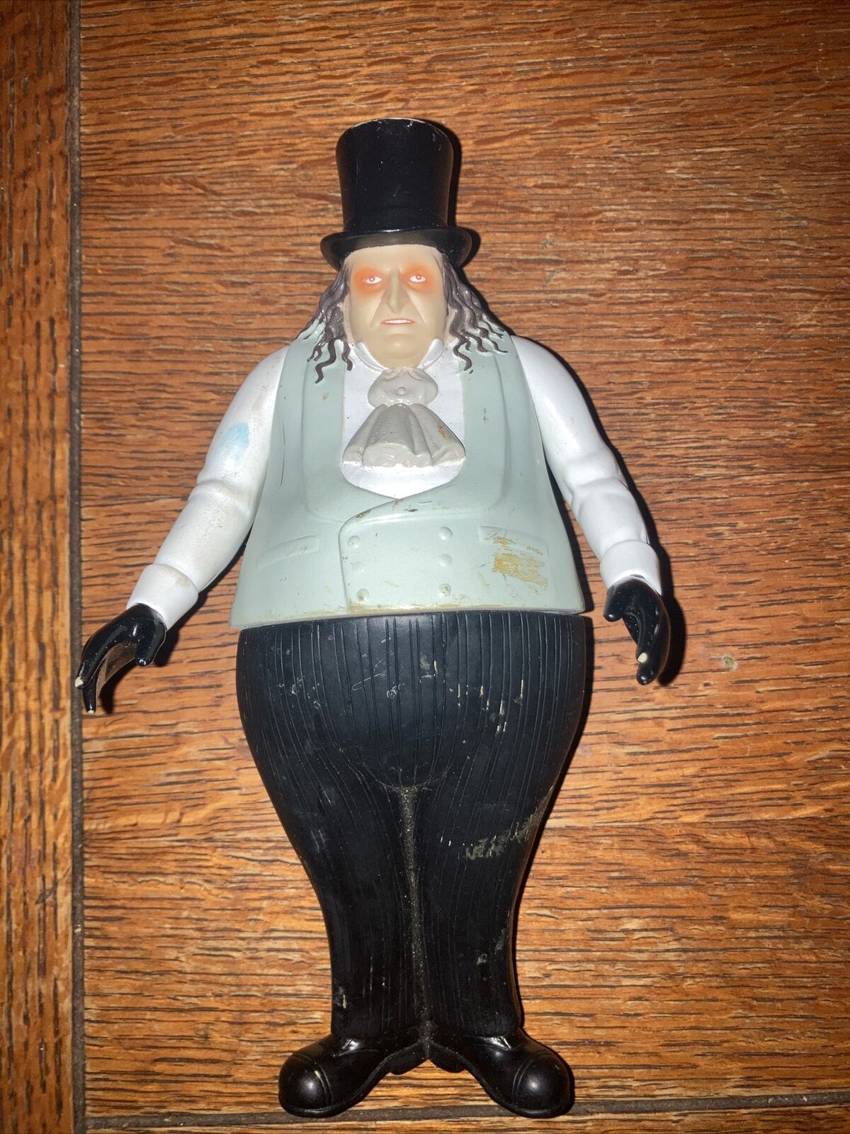 Vintage 1992 Danny Devito Penguin Batman Returns 9” Figure-DC Comics No Jacket