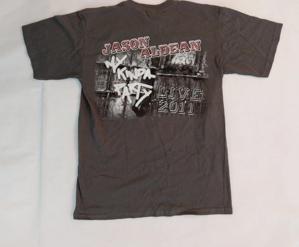 CAMISETA CONCERTO CINZA MÉDIA JASON ALDEAN 2011 MY KINDA PARTY TOUR ENVIO GRÁTIS - Imagem 4 de 4