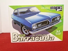 SKILL 2 MODEL KIT 1969 PLYMOUTH BARRACUDA 3-IN-1 KIT 1/25 SCALE BY MPC MPC994