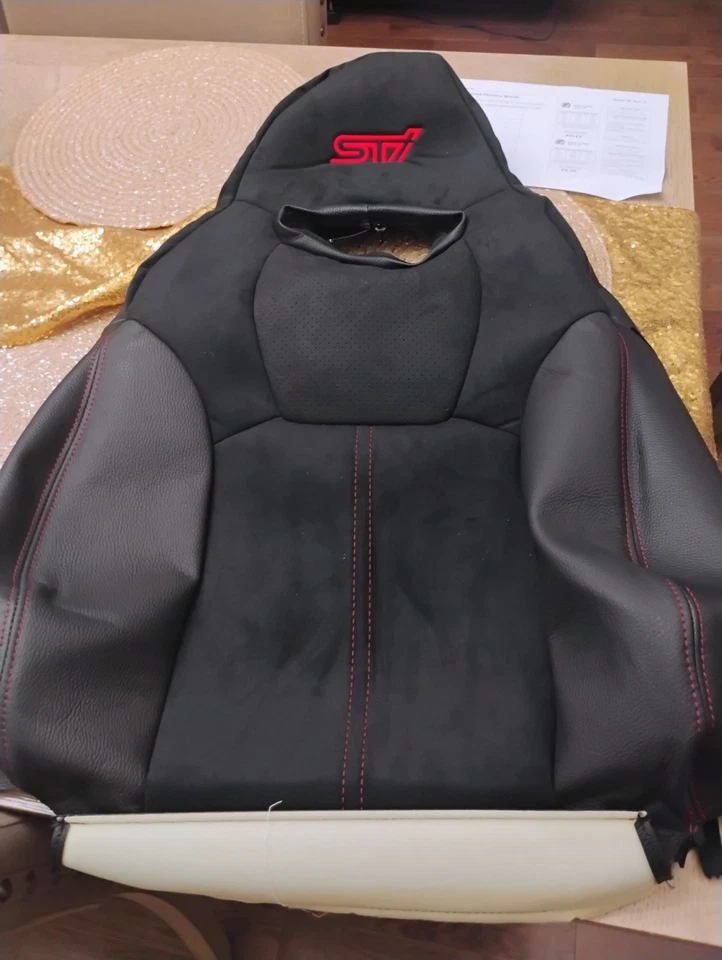 Cubierta de asiento Subaru 2014-2014 Subaru STI 2,5 L TURBO 6 MT Sport SEDAN Foto 3 de 4