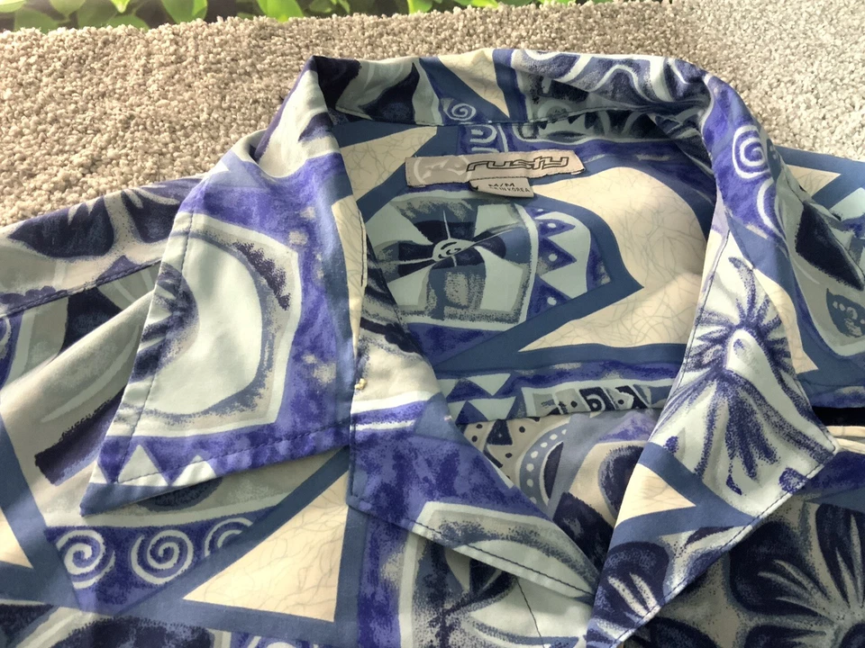 Rusty Hawaii Button Up Shirt Polyester Mens Size M Casual Short Sleeve Beach - Image 2 of 4