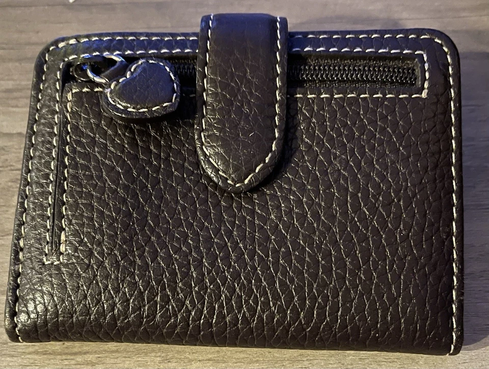 Cartera de cuero marrón Brighton con adornos plateados Foto 3 de 4