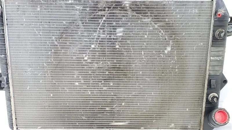 Radiador 6,6 L AT 4x4 OEM 2008 2009 2010 Chevrolet Silverado 3500hd Foto 2 de 4