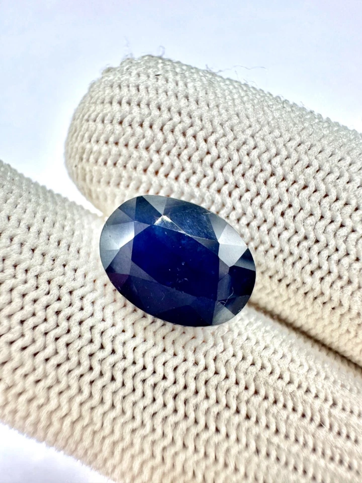 Sapphire gemstone, faceted oval sapphire, loose sapphire gem 6.30 Ct. 11x8x6 mm - Image 2 of 4