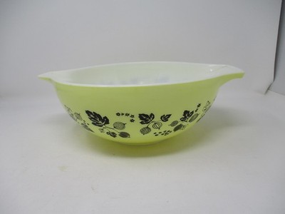 Vintage Pyrex Bowl Cinderella Gooseberry Yellow Large 4 Quart 444 USA