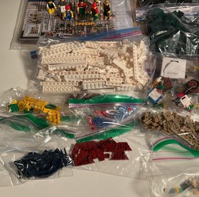 Lego 10211  Creator Expert:Grand Emporium 100% Complete w/box preowned