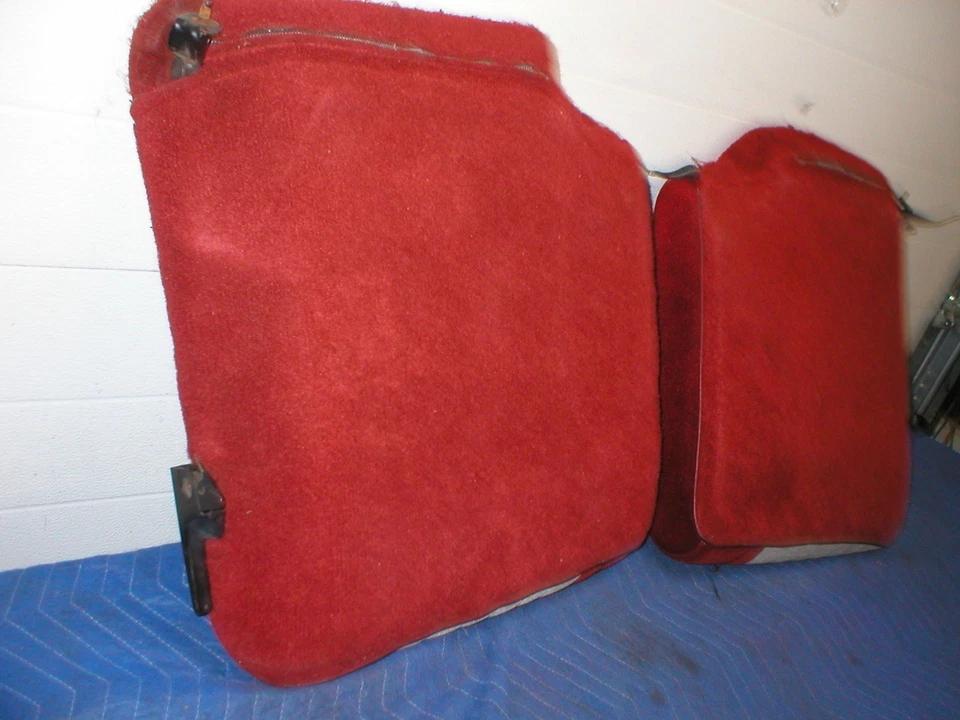 1982-92 Camaro Firebird GREY VELOUR CLOTH/ RED RUG REAR SPLIT BACK SEATS SET GM - Image 3 of 4