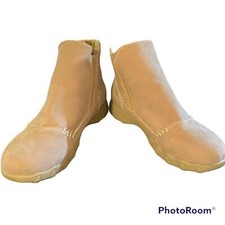 Ankle fur lined boots/booties with rubber soles and zip