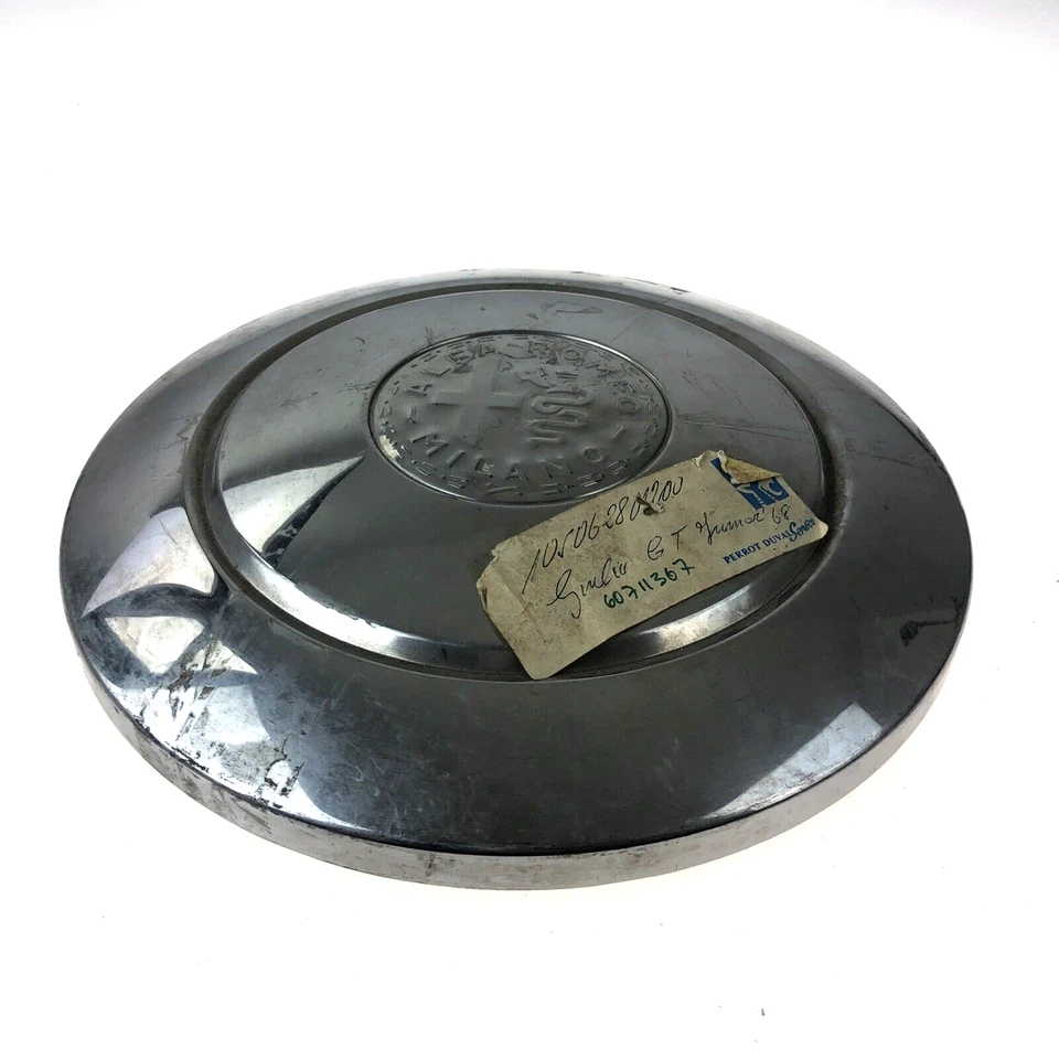 Alfa Romeo Milano Stainless Hub Cap  RARE Vintage OEM Foto 2 de 4