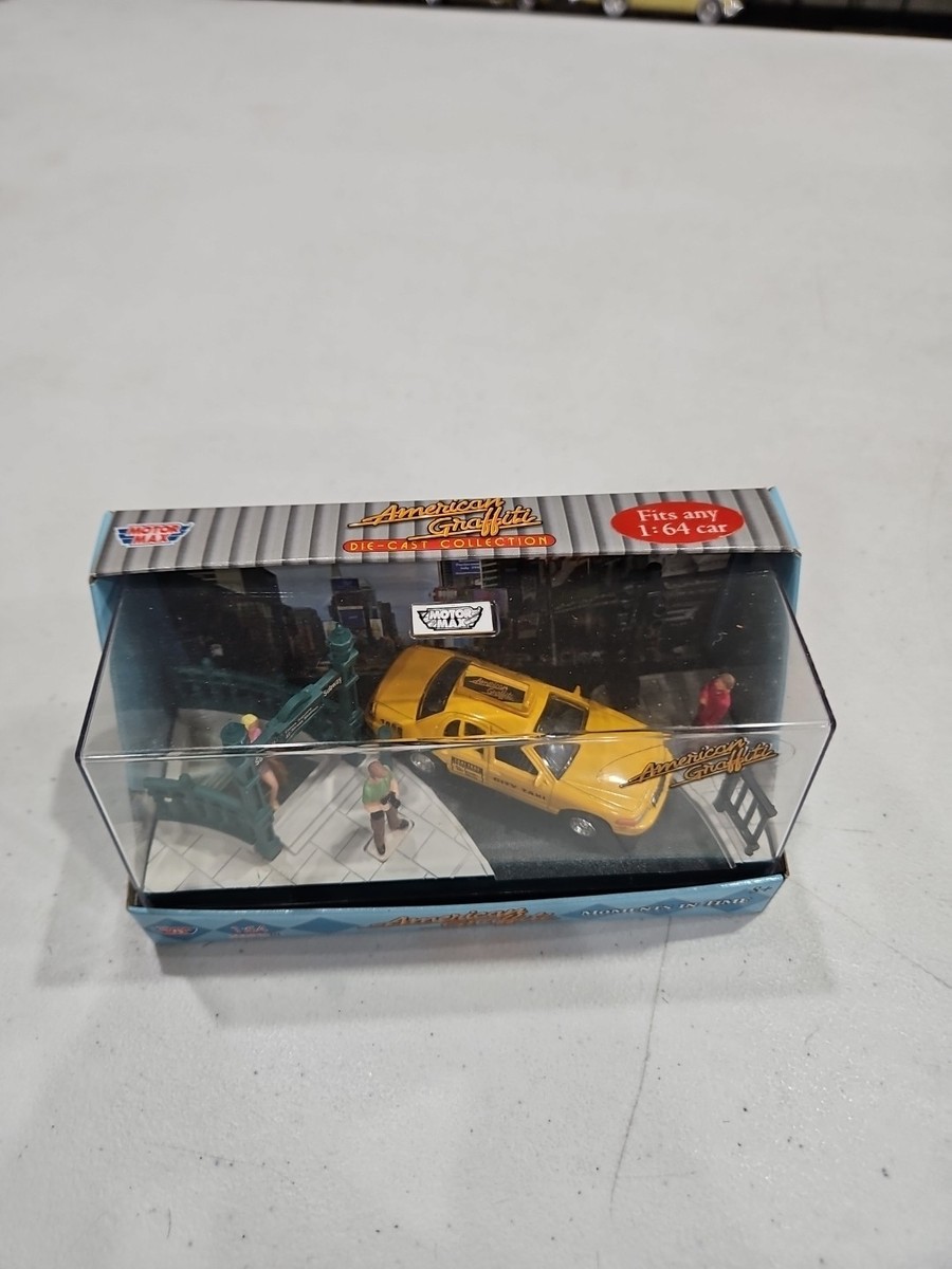 Motor Max 1/64 Diorama American Graffiti Moments in Time NY Taxi