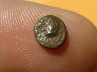 MONNAIE GRECQUE ANTIQUE OBOLE AU LION A REPERTORIER ! 0 30gr
