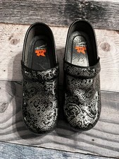 Women  s Dansko Pro XP Patent Motif Clogs Size 5.5-6/EURO 36