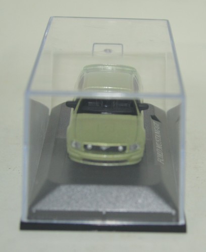 2005 Ford Mustang GT 2.5" Collectible Car in Case - Picture 2 of 5