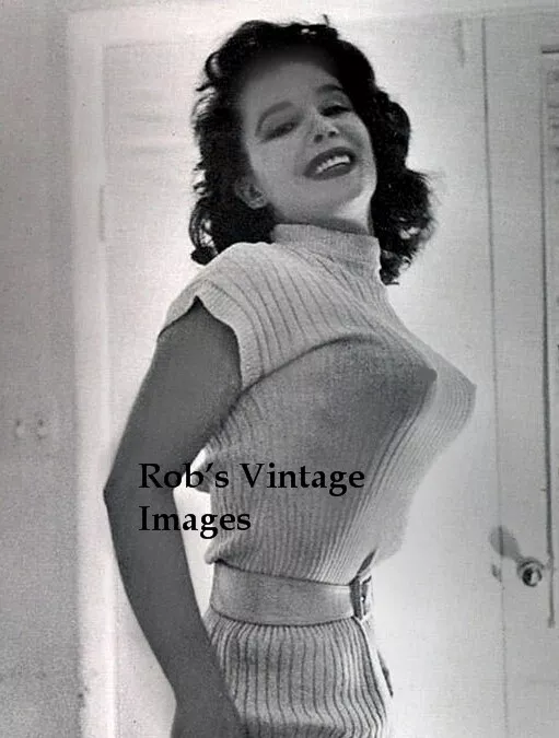 BULLET BRA MAMA photo Retro Blonde 1950's Sweater Gal fashion