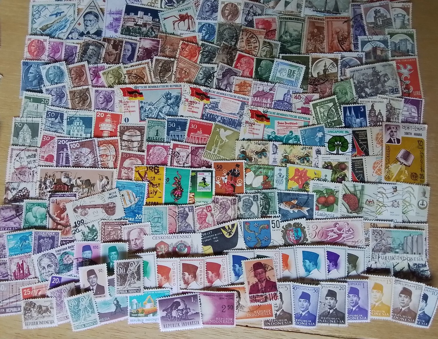 Bulk lot of 1000 World stamps, all different, used stamps off paper eBay