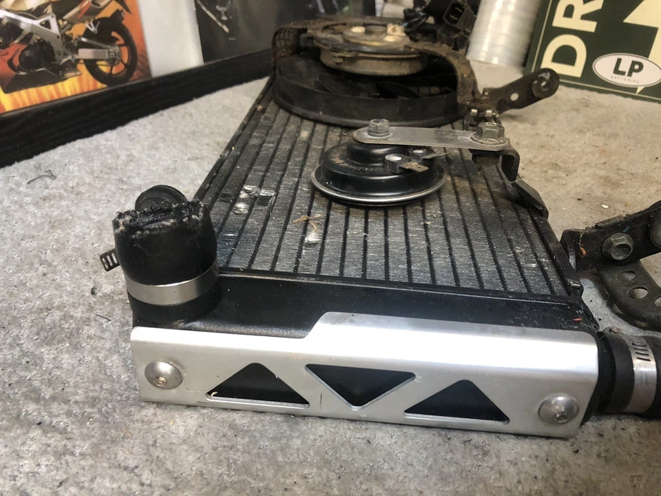 Suzuki SV1000 K3 Rad Radiator With Trims And Fan - Image 4 of 4