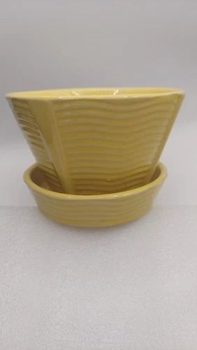 Vintage  McCoy Wavy Flower Pot Marigold Glaze Attached Saucer