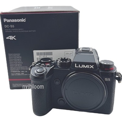 New PANASONIC Lumix S5 Mirrorless Camera Body (DC-S5) Full-Frame