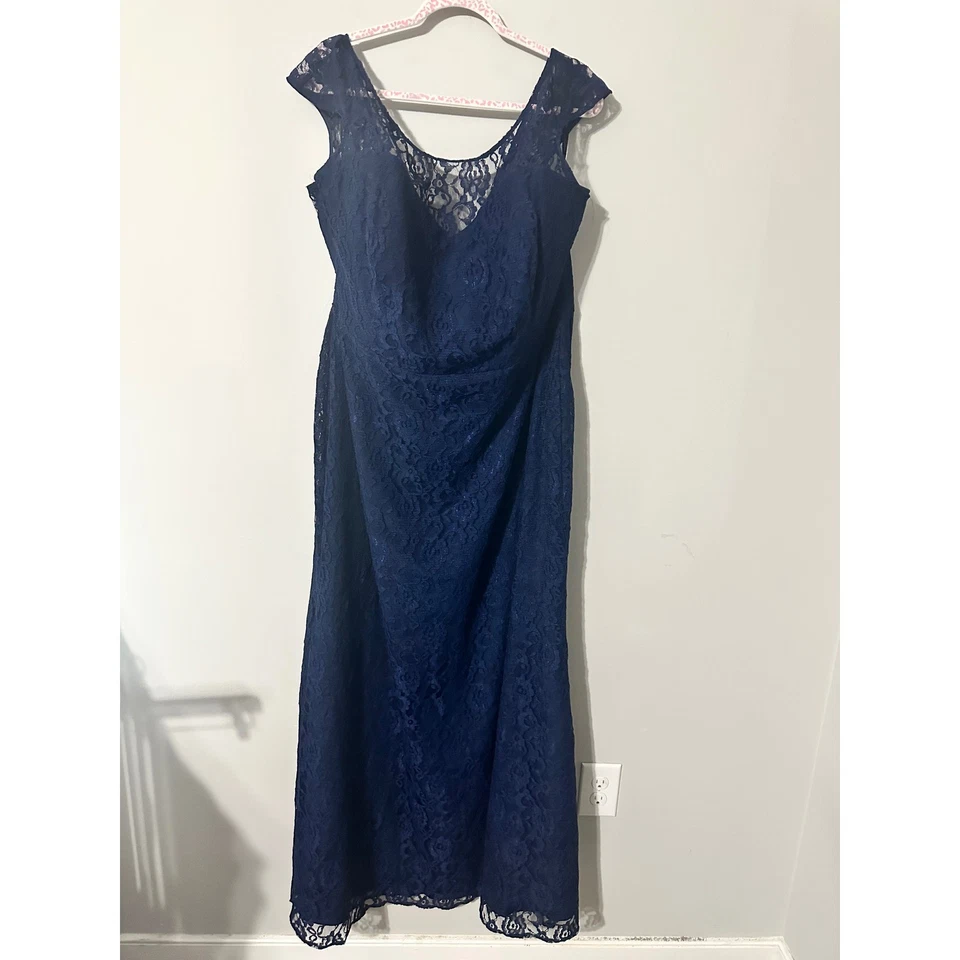 Alfred Angelo Lace Cap Sleeve V Neck Floor Length Gown Dress Plus Size 24W - Image 2 of 4