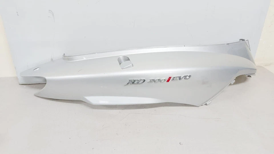Rear fairing right Sym HD 200i evo year 2011 2014 - Image 2 of 4