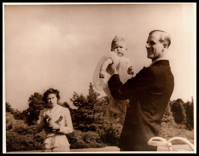 UK ROYALTY PRINCESS ELIZABETH DUKE EDINBURGH PRINCE CHARLES 1949 ORIG PHOTO S2