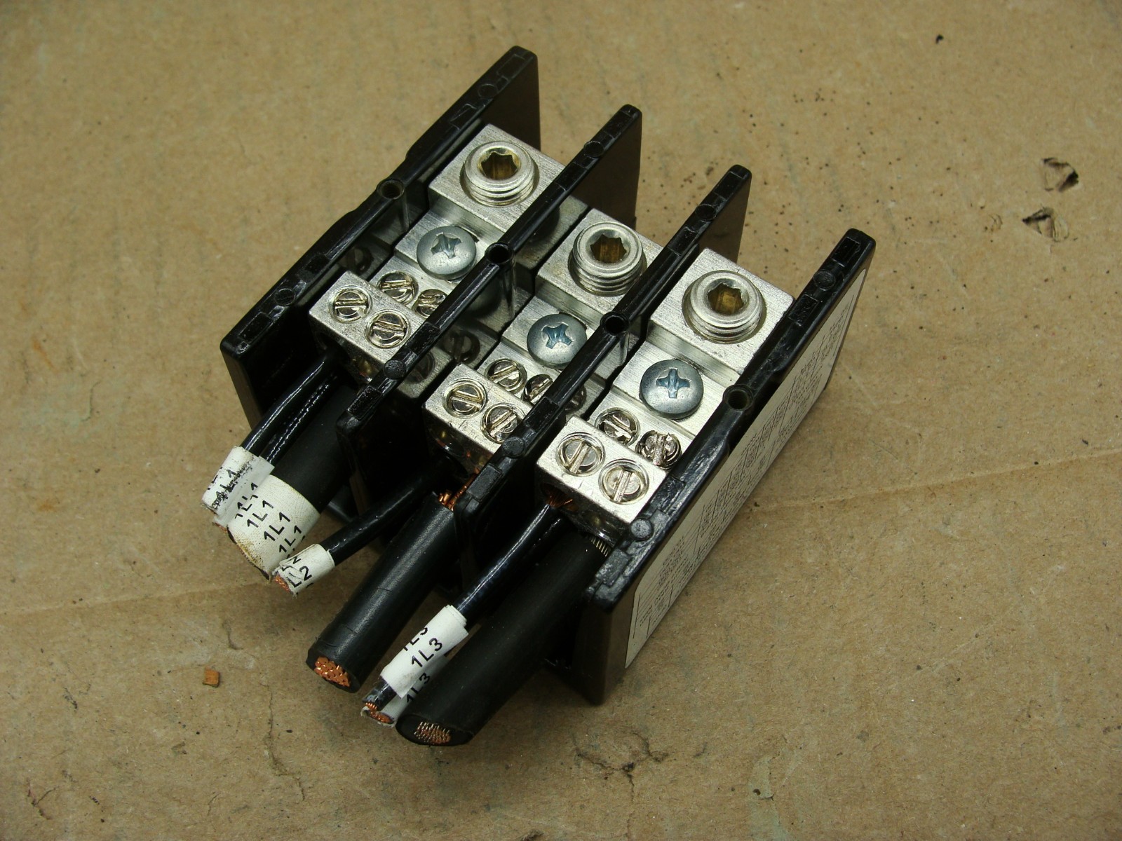 LOT OF 2 SQUARE D TERMINAL BLOCKS 9080 LBA362104 SER C