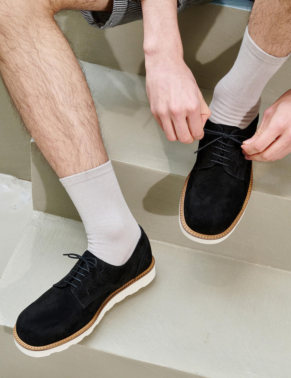 SAOLA Scarpe da derby Firenze Atelier da uomo nere in pelle scamosciata audace punta rotonda stringate Oxford