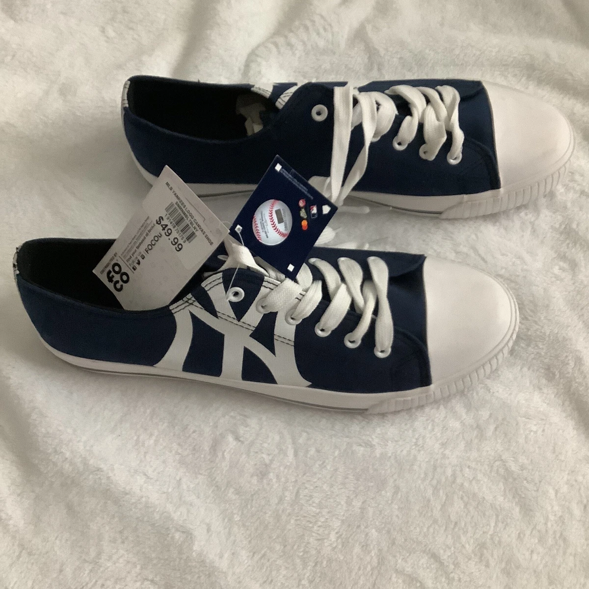 Yankees converse 2025
