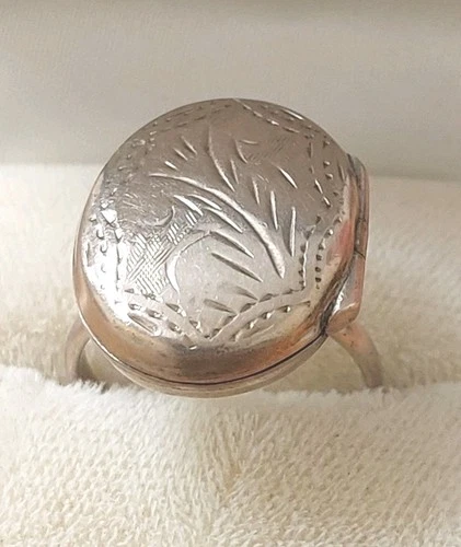 Vintage Sterling Silver 925 Gold Plated Locket Ring Size P1/2