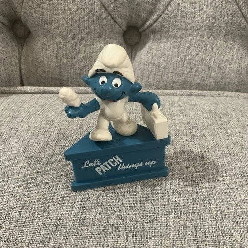 Smurf A GRAM vintage - base stand "Let's  PATCH things up" first aid injured