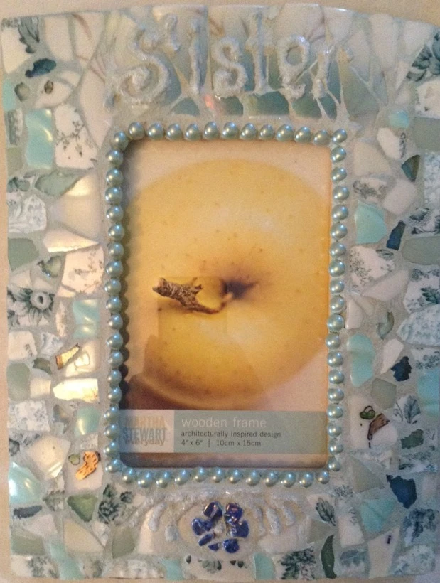 Marco de mesa de madera para hermana Martha Stewart hecho a mano azulejo de mosaico azul con perlas 4x6 Foto 4 de 4