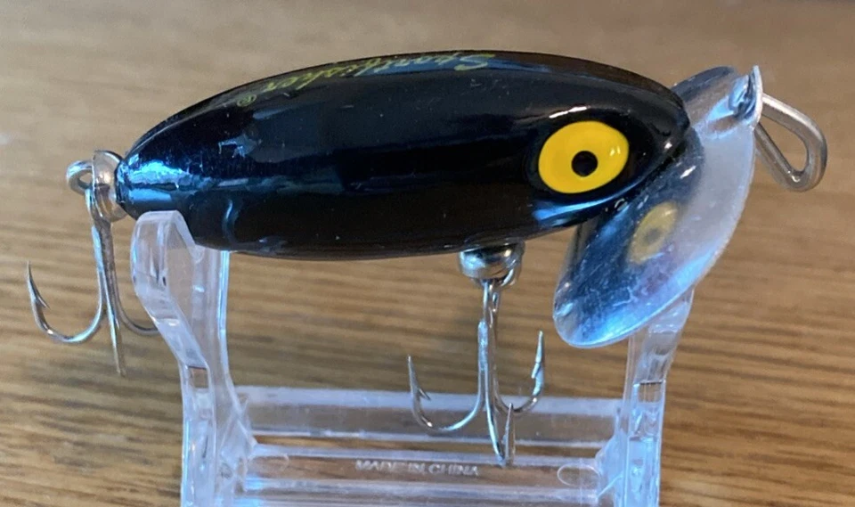Señuelo de pesca vintage Sportfisher estilo JITTERBUG Topwater • negro • labio de metal Foto 4 de 4