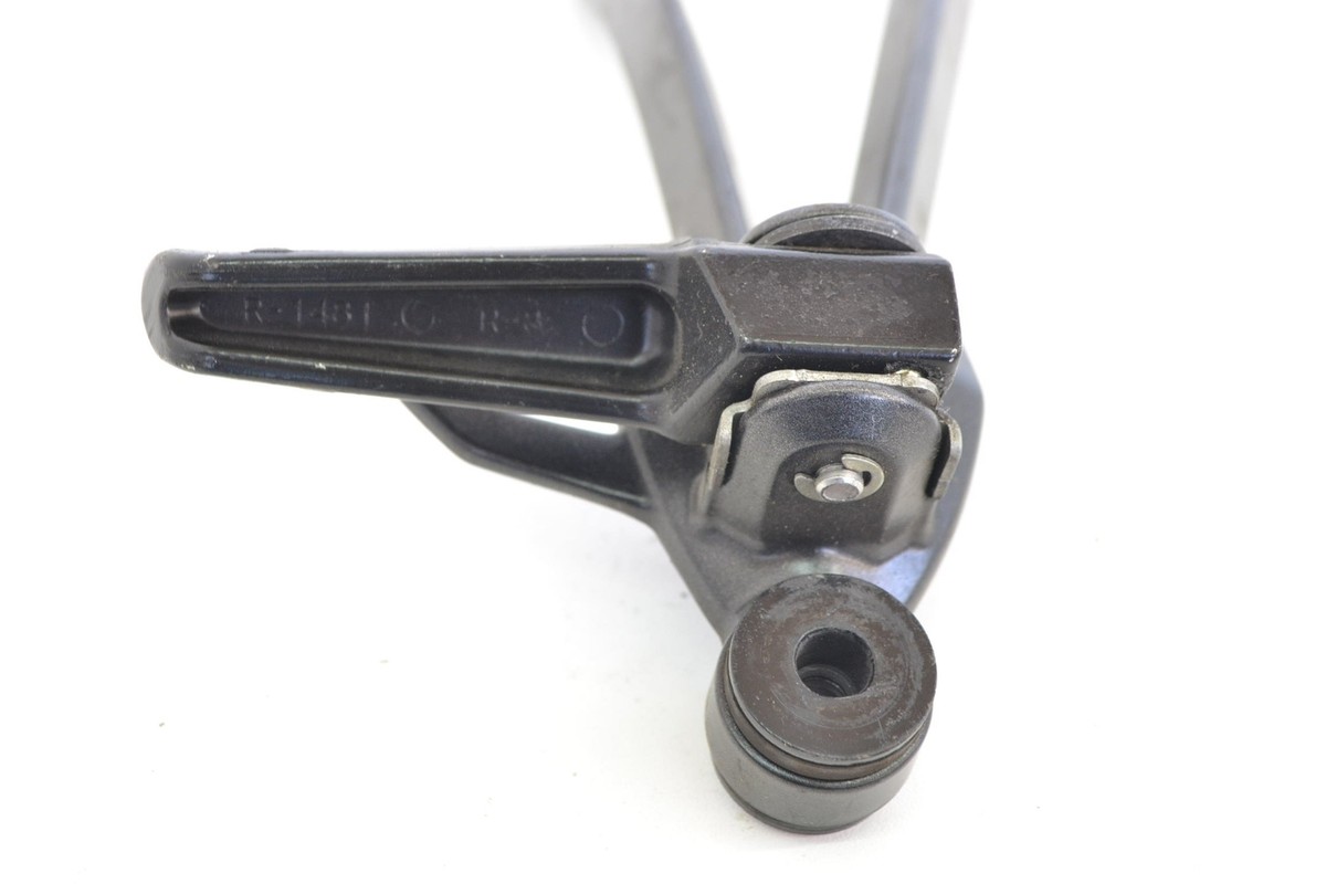 KAWASAKI NINJA ZX-10R Hintere rechte Seite Fu rastenaufh ngung 0445