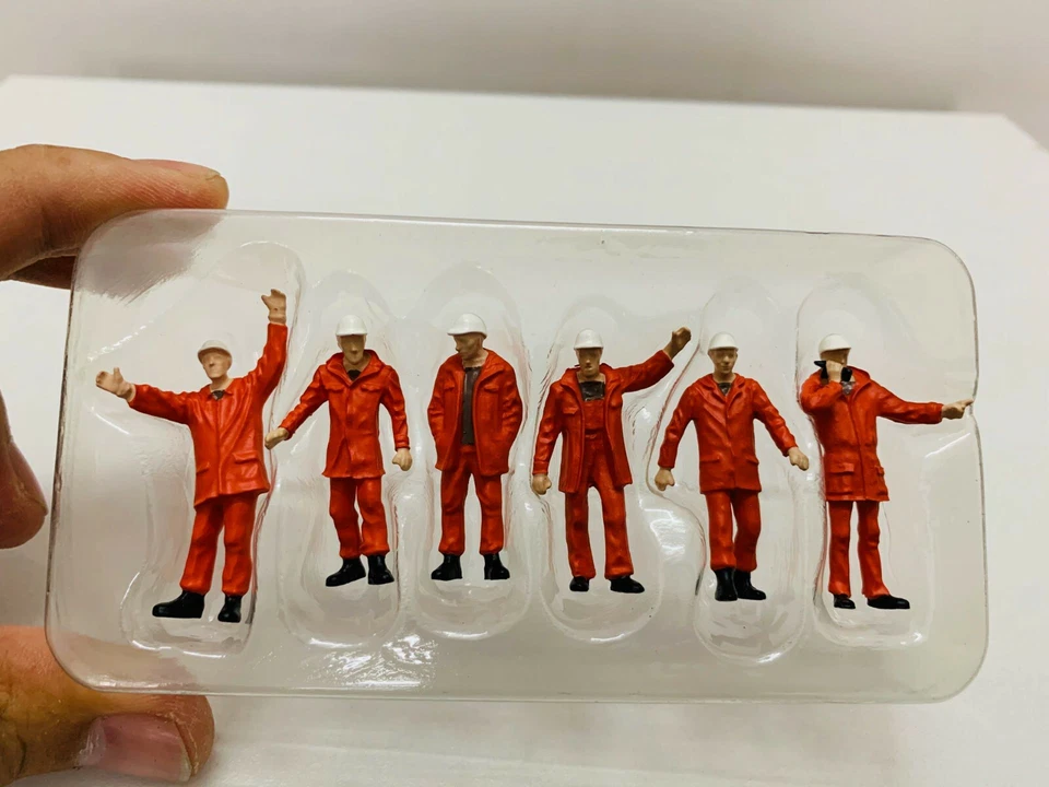 1:50 Scale Plastic Model Engineering Worker Figure 3.7CM(1.45") 6 Pcs ,NEW - Image 2 of 3