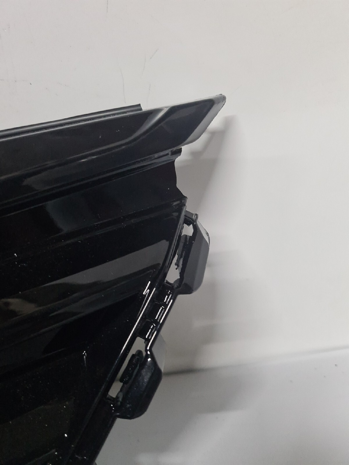 Gloss Black Badge Grille + Lower Grille/Inserts Package (for VW T6.1