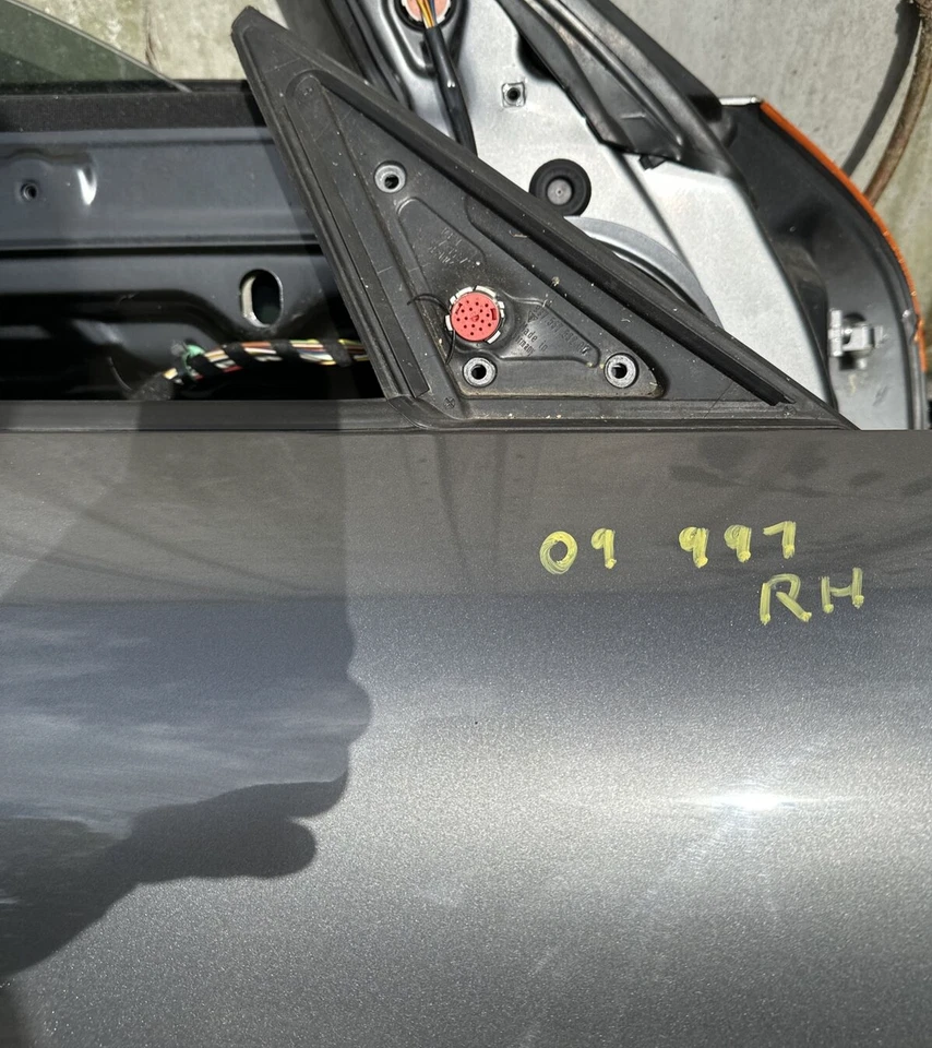 Porsche 911 997 2009 cupé montaje puerta pasajero delantero derecho gris Foto 3 de 4