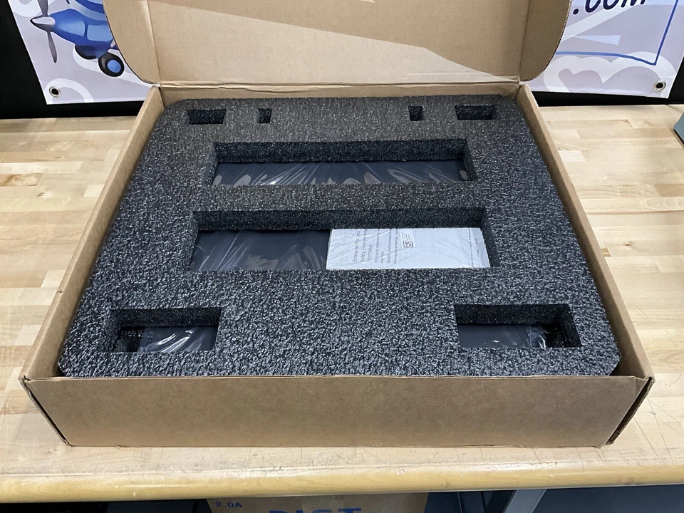 Dell X1052P 48-Port Gigabit Ethernet Managed Network Switch 058KV New Open Box - Image 2 of 4