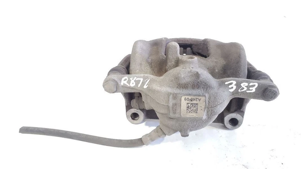 Pinza de freno delantera izquierda Mercedes-Benz GLA250 2018 OEM Foto 4 de 4