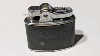 Ronson Standard Automatic Textured Black Leather Lighter 