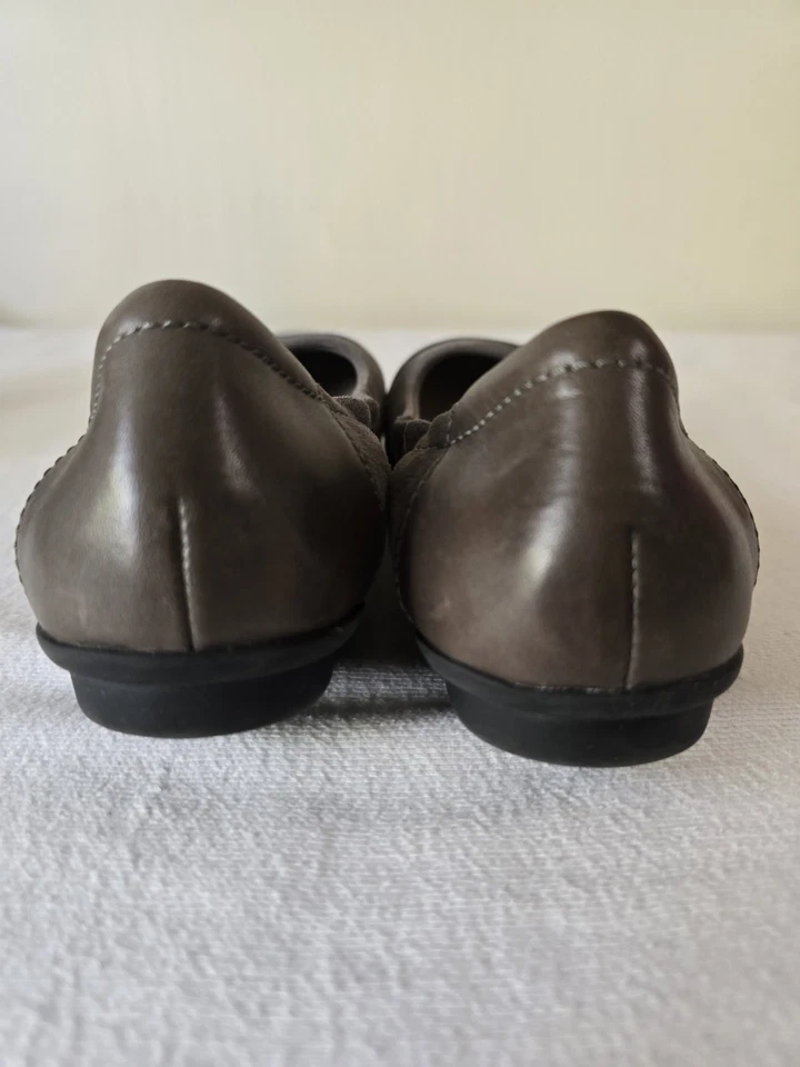 Clarks Mujer Gamuza Ballet Pisos Charol Puntera Cottagecore Clásico Silencioso Lujo Foto 4 de 4