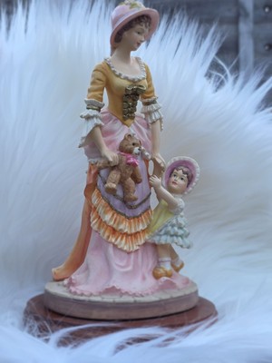 LEONARDO COLLECTION 1993 FIGUR MIT MÄDCHEN & IHREM TEDDYBÄREN IN SCHÖNEM ZUSTAND