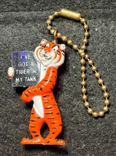 VINTAGE 1960’S ESSO TIGER SHAPED “I’VE GOT A TIGER IN MY TANK” KEYRING KEYFOB