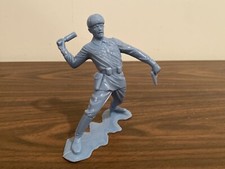 Marx Russian Soldier Throwing Grenade Plastic 5inch Plastimarx