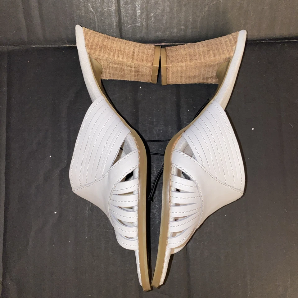 Sandalia de cuero blanco tacón alto punta abierta deslizable zapato talla 8 nuevo BANDOLINO para mujer Foto 4 de 4
