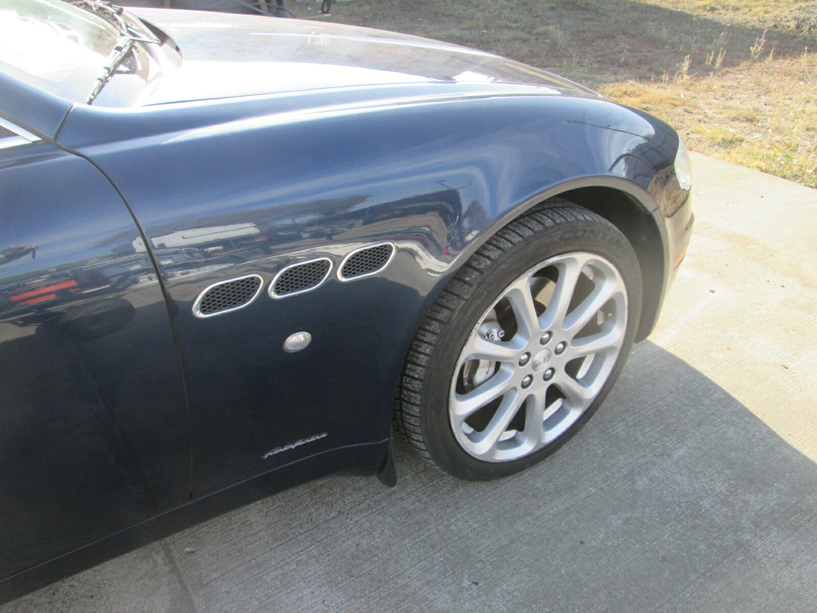 Maserati Quattroporte 07 Front RH Fender - 