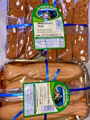 CALABRIA MUSTACCIOLI E MIELE E MANDORLATI DURI ARTIGIANATO SORIANO CALABRO DOLCI