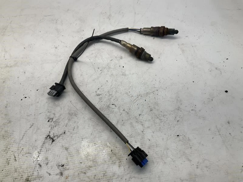 Par de sensores de oxígeno O2 sistema de escape Ford Transit Connect 19-23 LWB 2,0 L Foto 2 de 4